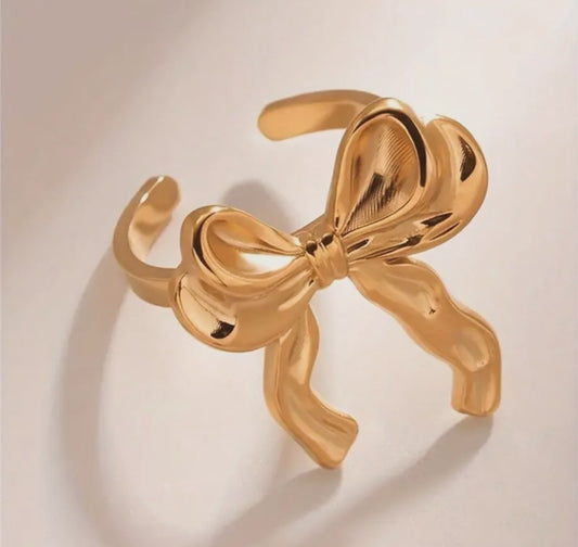 Gold bow ring