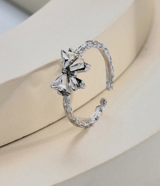 Silver bow ring